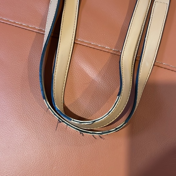 Jones New York handbag. - Picture 7 of 9